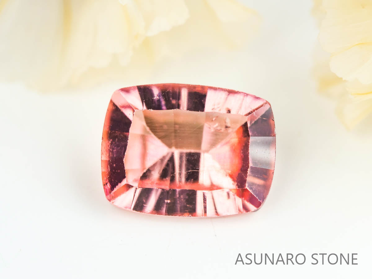 チェリーレッドトルマリン　コンケーブカット　ルワンダ産　1.41ct【230303-1547】