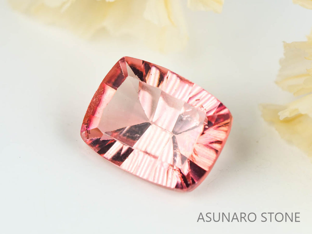 チェリーレッドトルマリン　コンケーブカット　ルワンダ産　1.41ct【230303-1547】