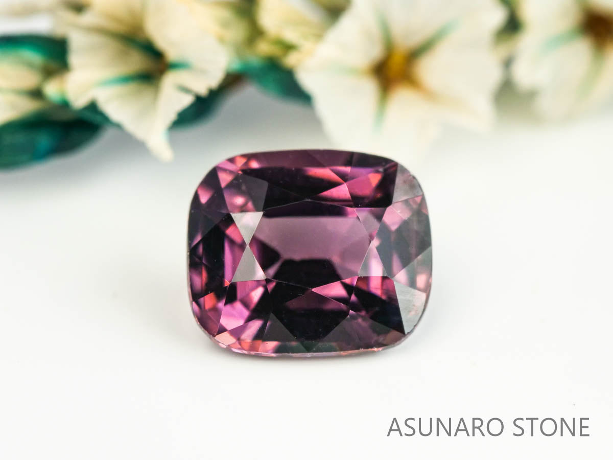 スピネル 　クッションカット　スリランカ産　0.84ct　【230522-1672】