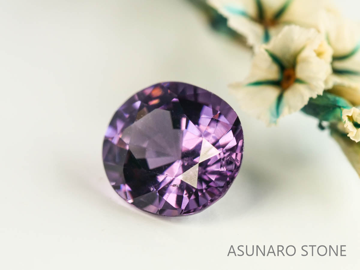 スピネル 　オーバルカット　スリランカ産　0.83ct　【230522-1674】