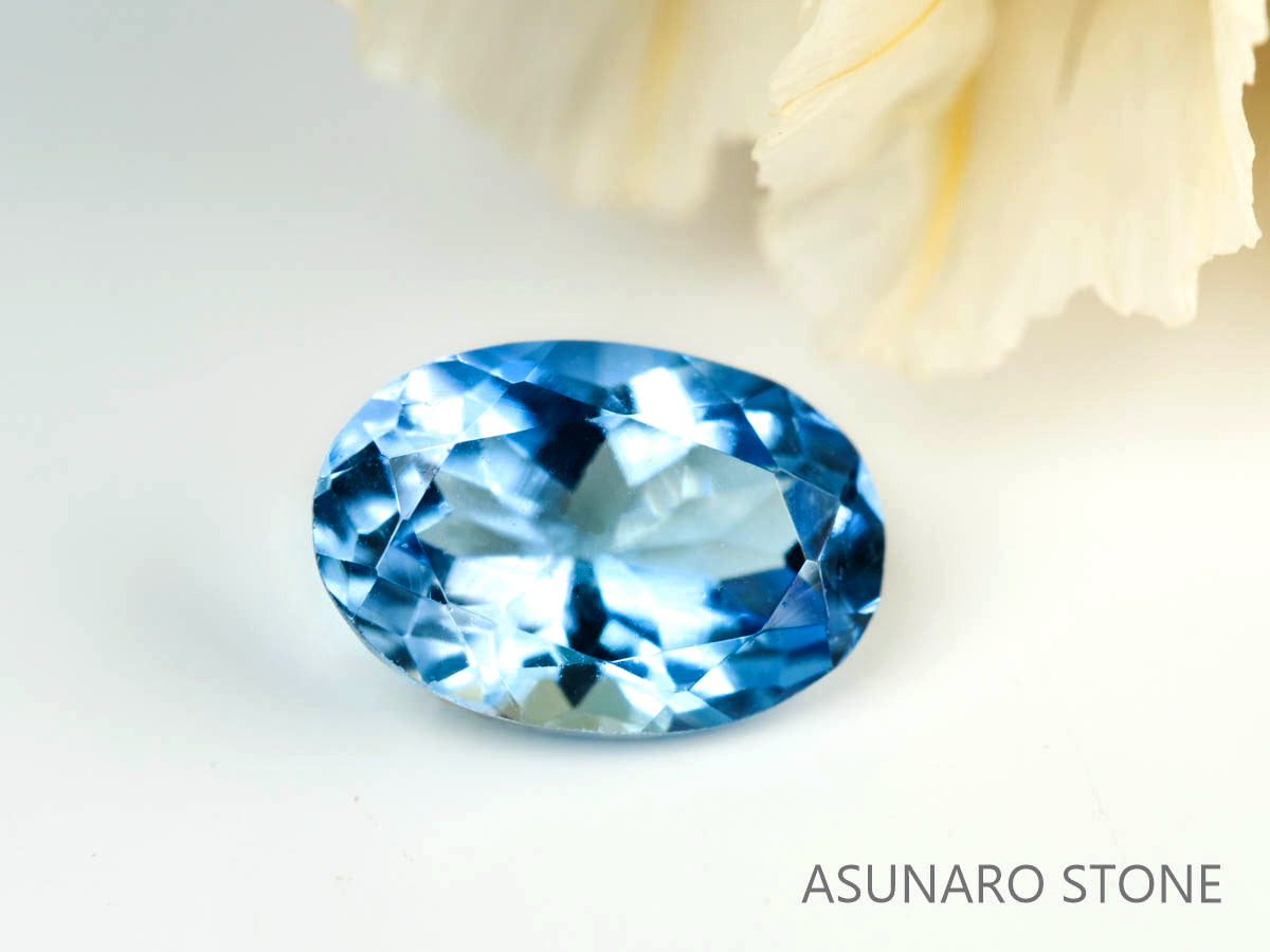 サンタマリアアクアマリン オーバルカット ブラジル産　0.45ct【230529-1703】