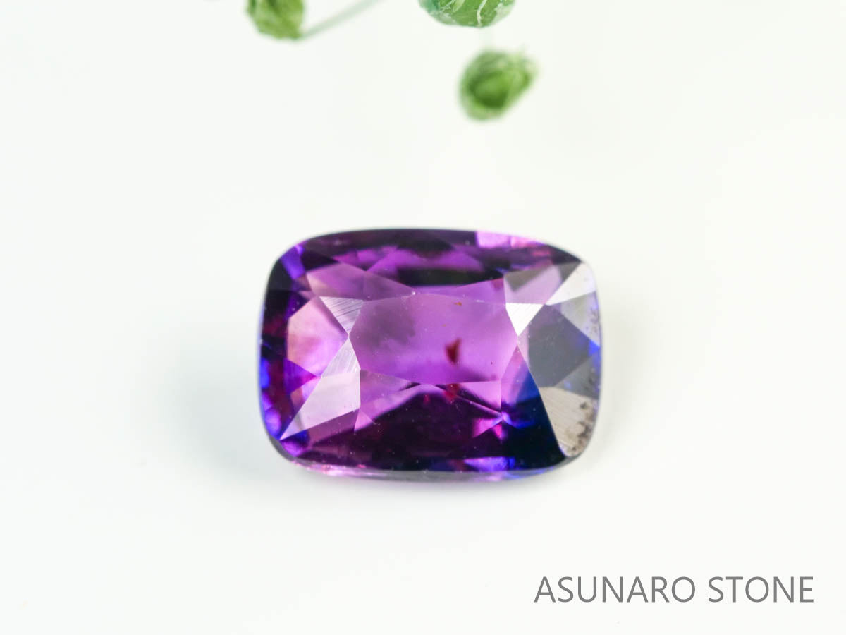 バイカラーサファイア 　クッションカット　 スリランカ産　0.68ct【230619-1663】