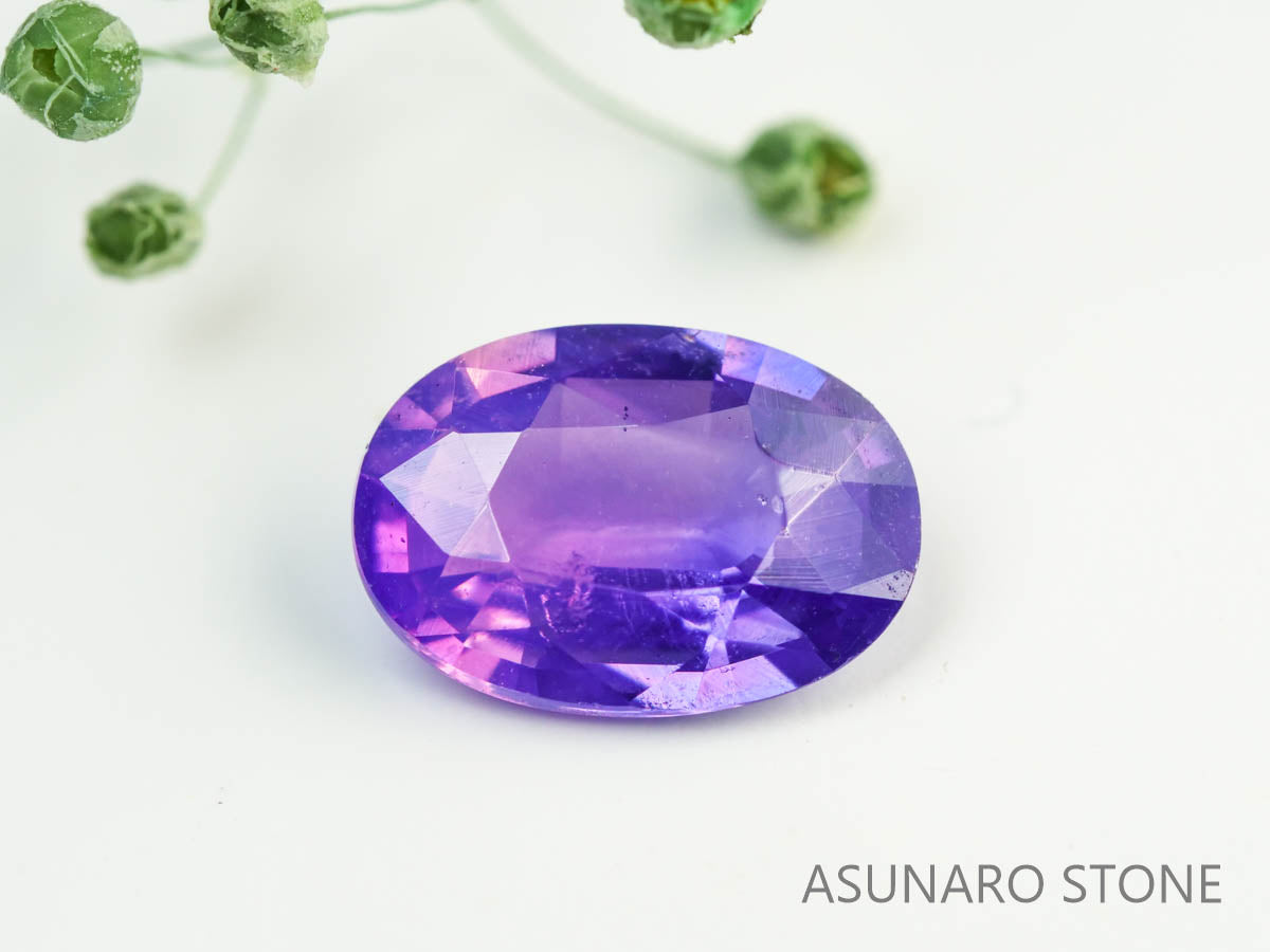 シルキーバイカラーサファイア 　オーバルカット　 スリランカ産　0.69ct【230619-1666】