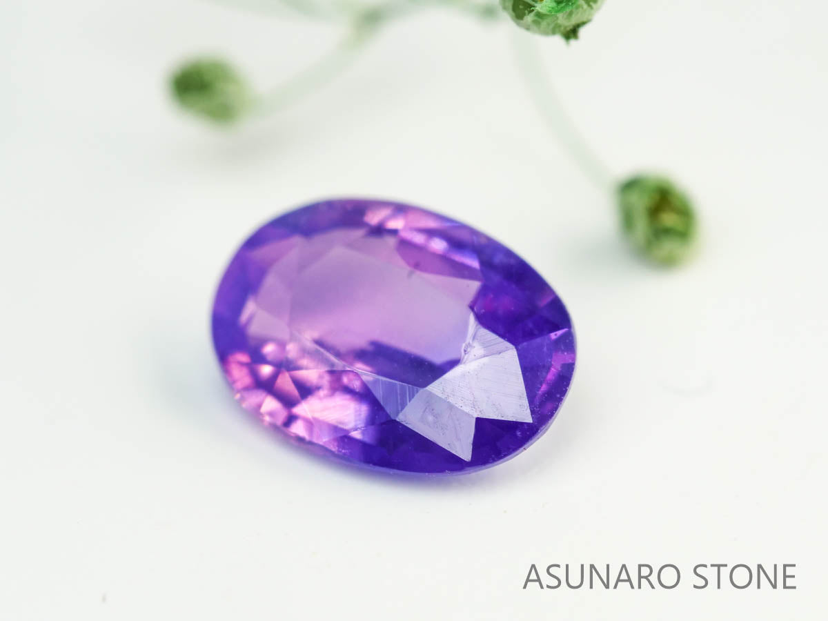 シルキーバイカラーサファイア 　オーバルカット　 スリランカ産　0.69ct【230619-1666】