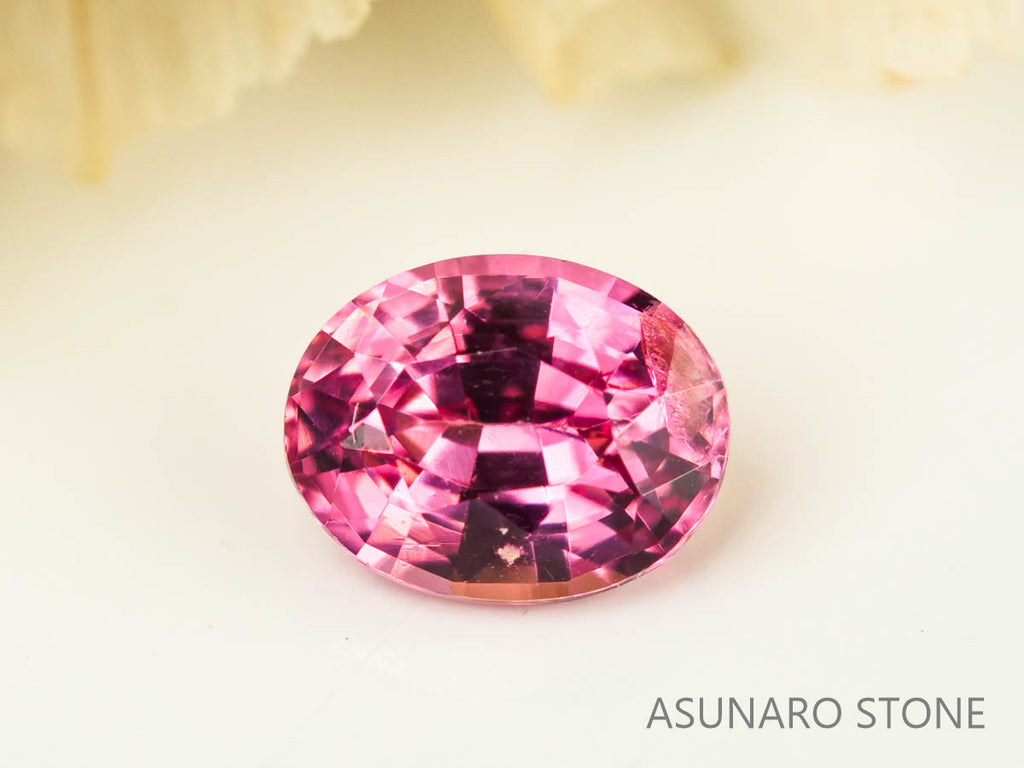 ホットピンクスピネル 　オーバルカット　スリランカ産　0.21ct　【230731-606】