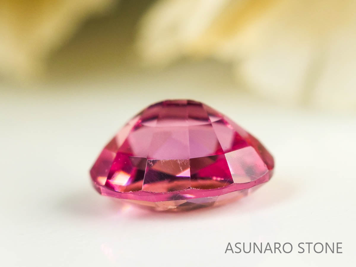 ホットピンクスピネル 　オーバルカット　スリランカ産　0.21ct　【230731-606】