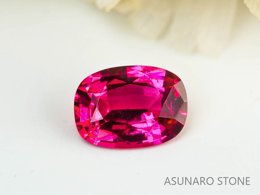 ホットピンクスピネル 　クッションカット　スリランカ産　0.24ct　【230731-1669】