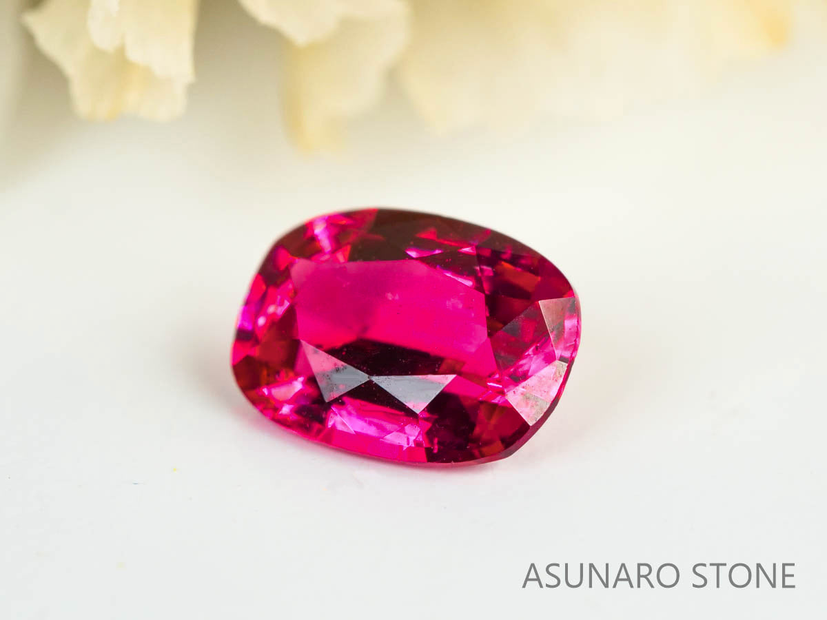 ホットピンクスピネル 　クッションカット　スリランカ産　0.24ct　【230731-1669】