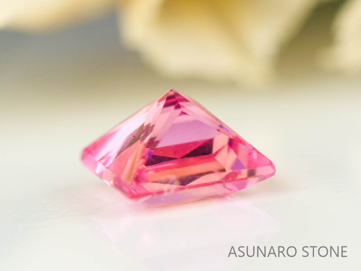 ホットピンクスピネル 　プリンセスカット　スリランカ産　0.17ct　【230731-1670】
