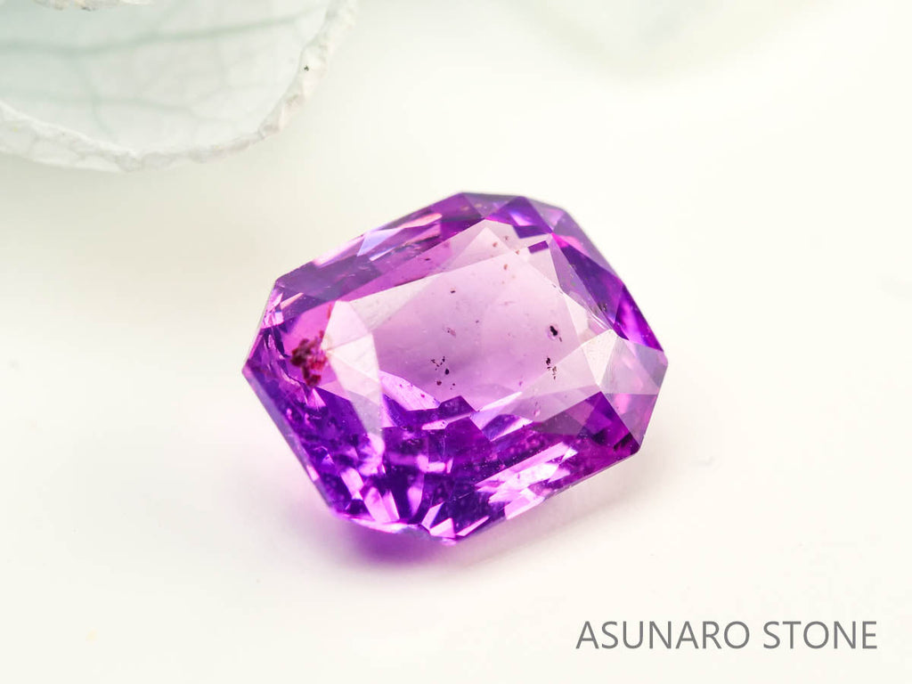 ピンクサファイア 　エメラルドカット　 スリランカ産　1.33ct　日独ソ付き【230703-1740】