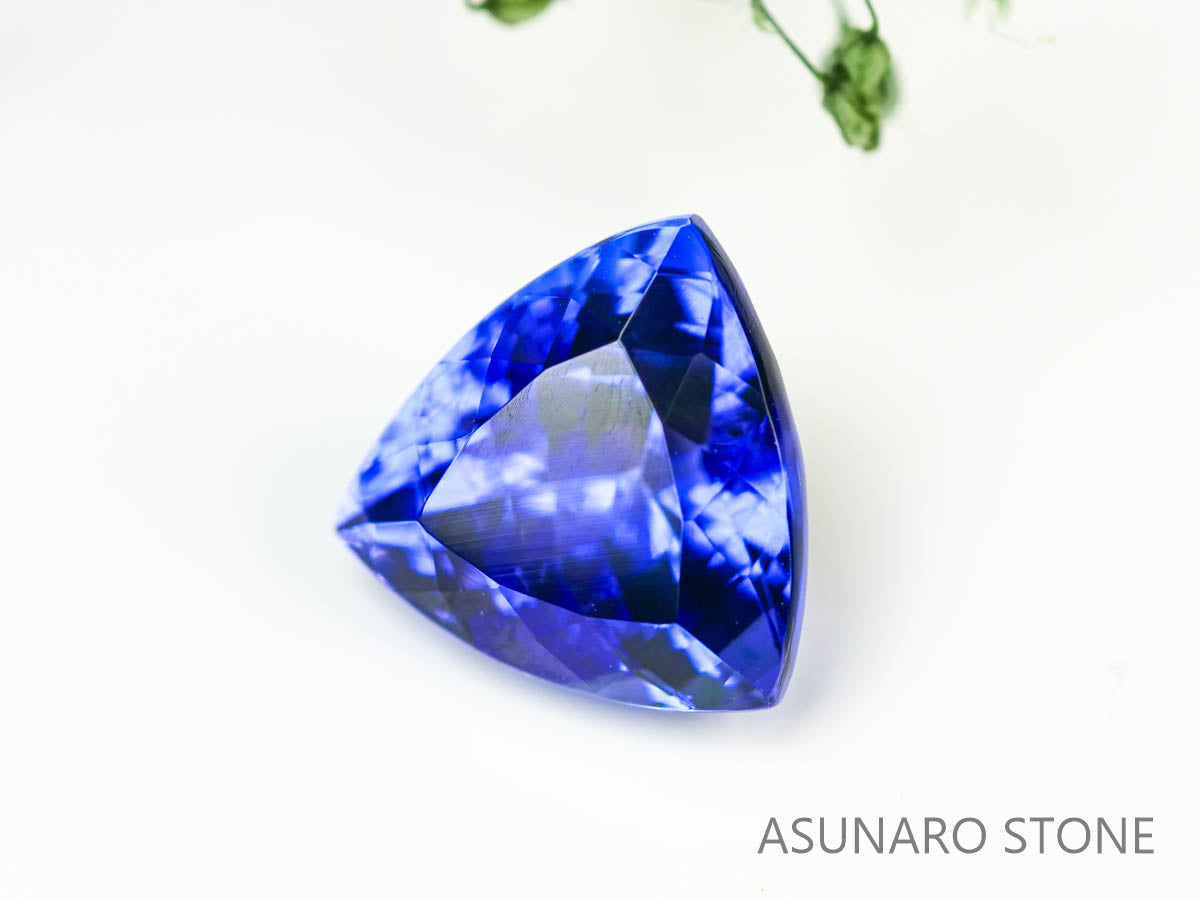 タンザナイト　トリリアントカット　タンザニア産　日独　3.30ct【230721-1781】
