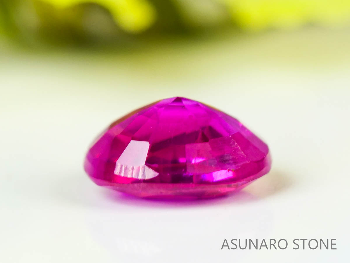 ピジョンブラッドルビー　オーバルカット　 タイ産　0.22ct　鑑別書付き  【230815-222】