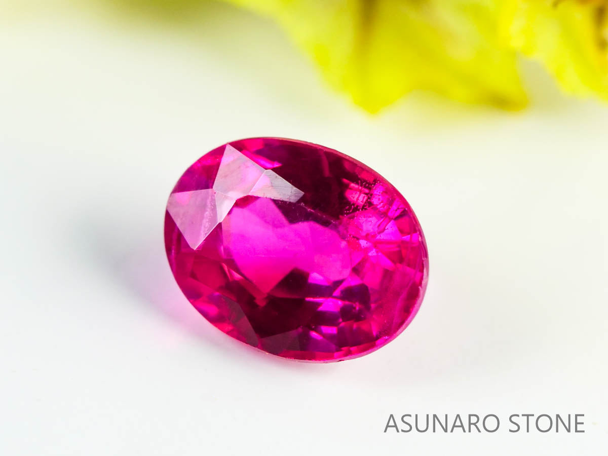 ピジョンブラッドルビー　オーバルカット　 タイ産　0.24ct　鑑別書付き  【230815-224】