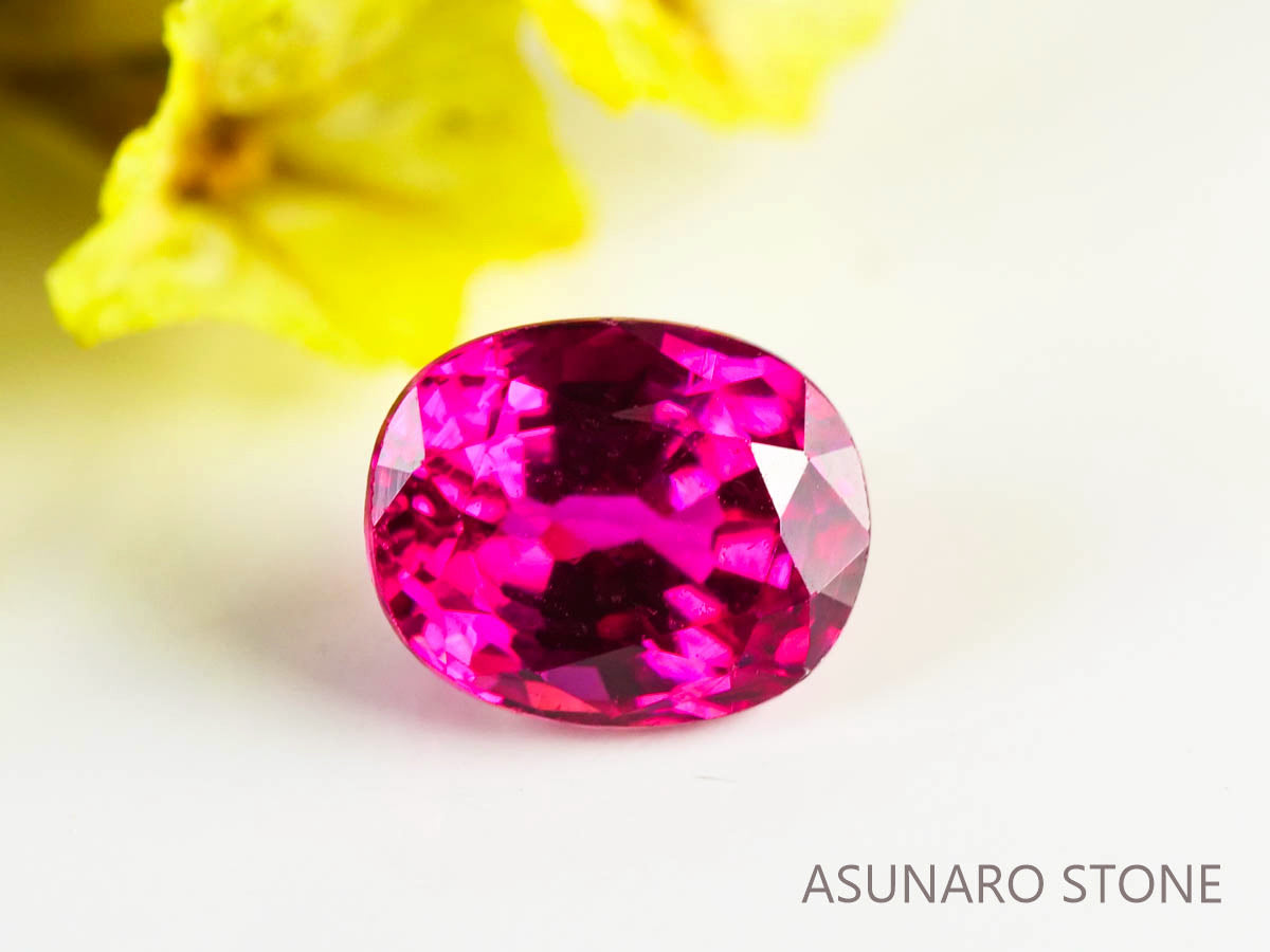 ピジョンブラッドルビー オーバルカット タイ産 0.27ct 鑑別書付き