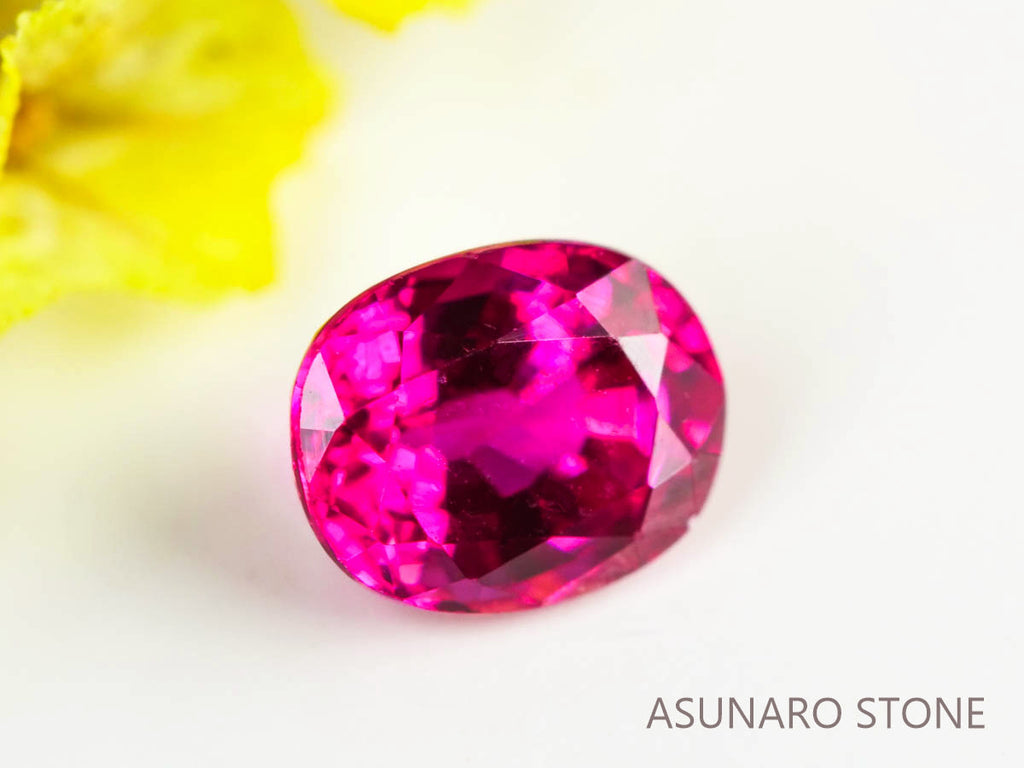 ピジョンブラッドルビー　オーバルカット　 タイ産　0.27ct　鑑別書付き  【230815-225】