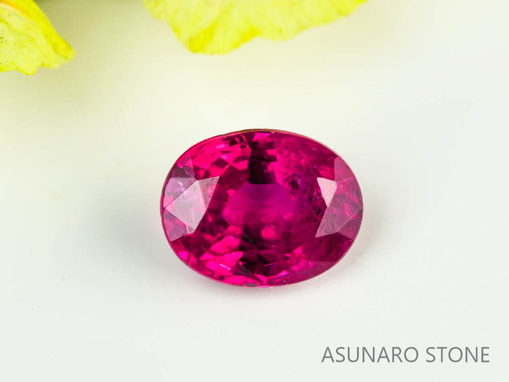 ピジョンブラッドルビー　オーバルカット　 タイ産　0.23ct　鑑別書付き  【230815-226】