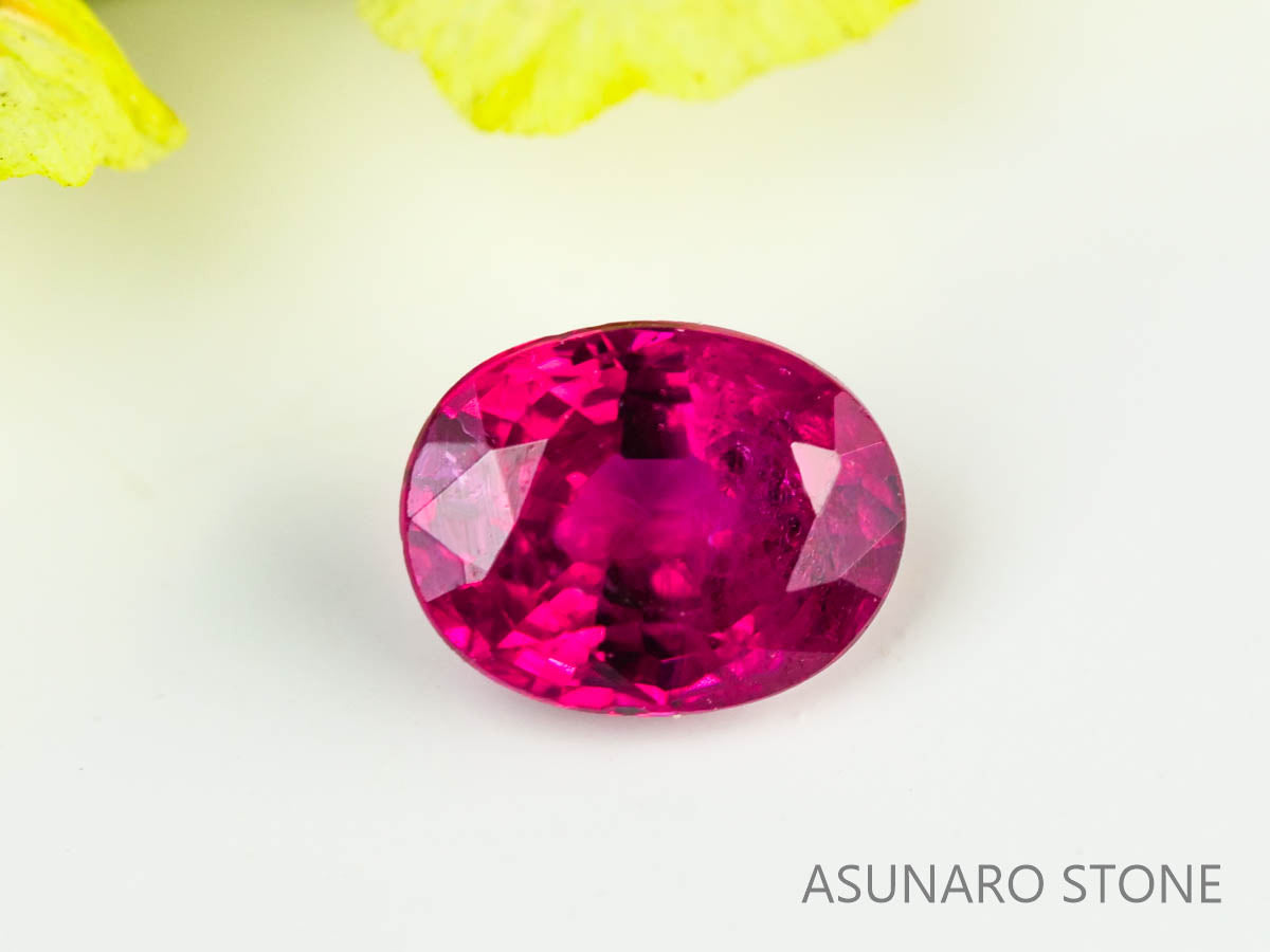 ピジョンブラッドルビー　オーバルカット　 タイ産　0.23ct　鑑別書付き  【230815-226】