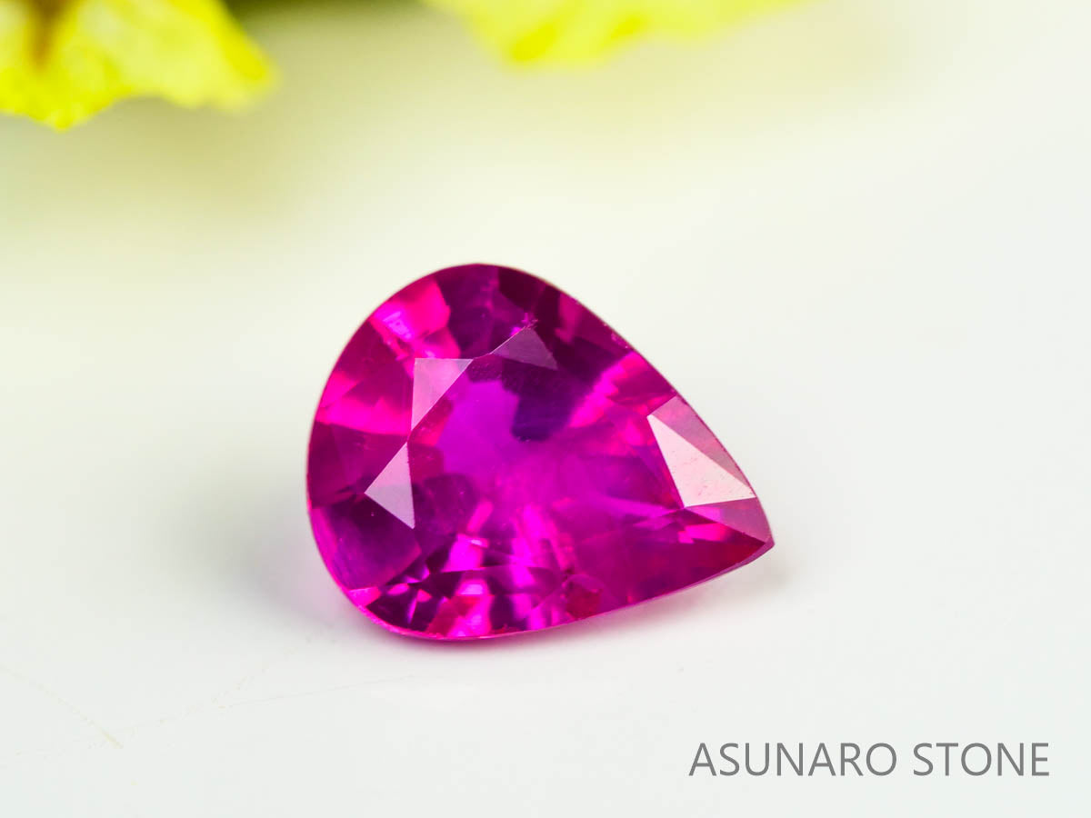 ピジョンブラッドルビー　ペアシェイプ　 タイ産　0.25ct　鑑別書付き  【230815-227】