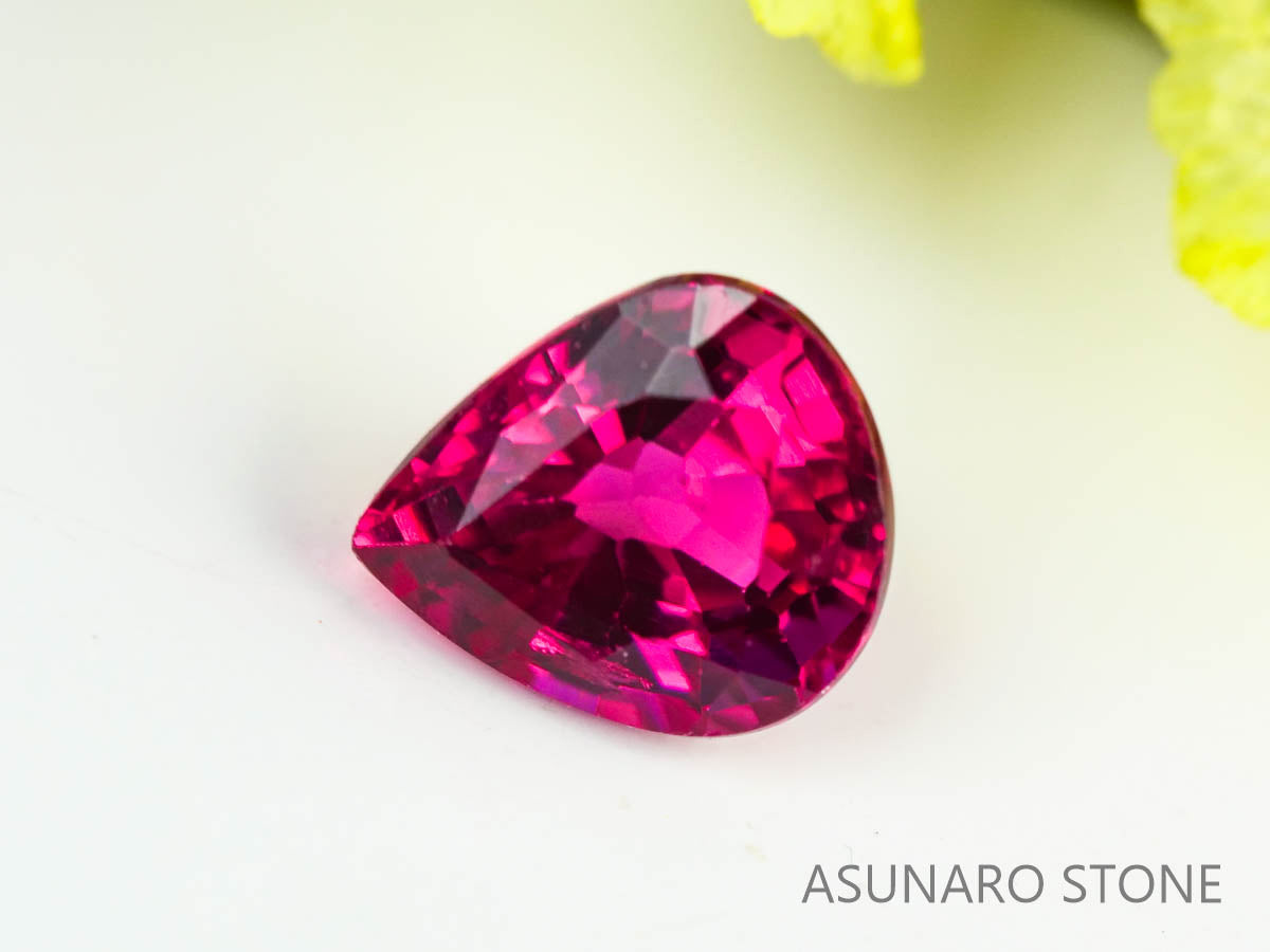 ピジョンブラッドルビー　ペアシェイプ　 タイ産　0.22ct　鑑別書付き  【230815-228】