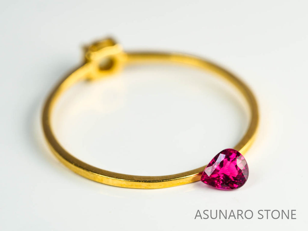 ピジョンブラッドルビー　ペアシェイプ　 タイ産　0.22ct　鑑別書付き  【230815-228】