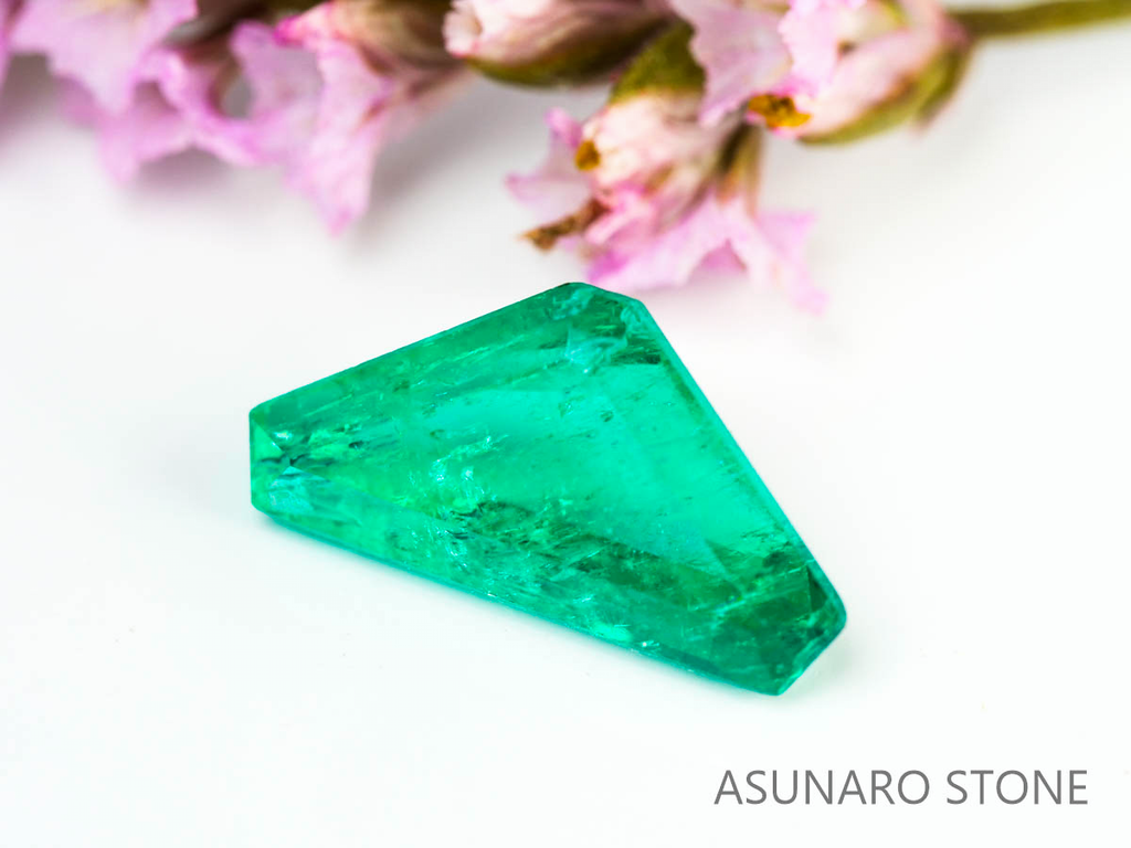 エメラルド　特殊カット　コロンビア産　1.61ct【230906-1824】