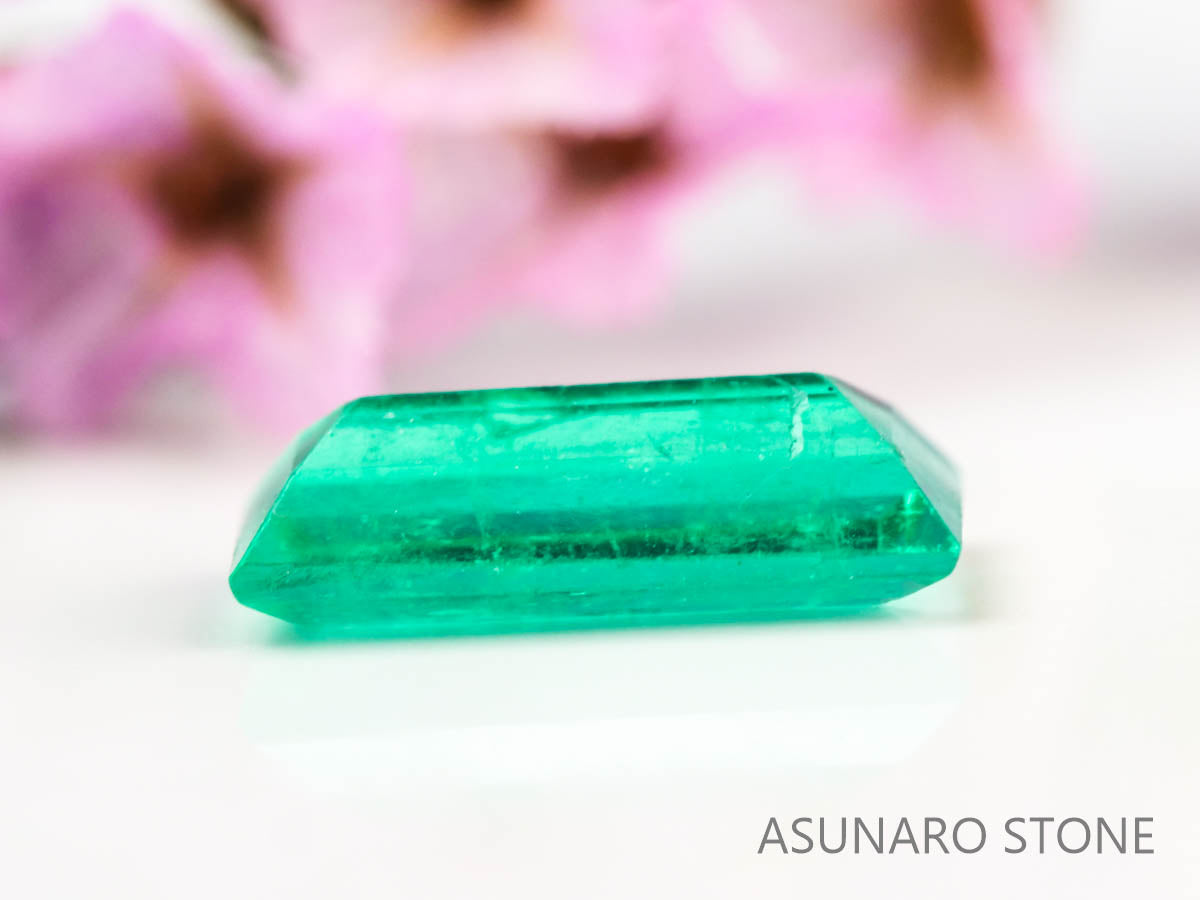 エメラルド　スクエアカット　コロンビア産　0.33ct【230906-1826】