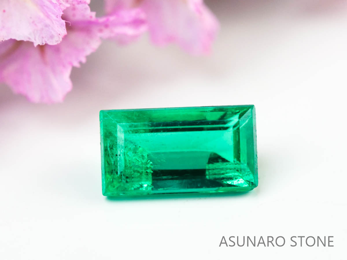 エメラルド　スクエアカット　コロンビア産　0.13ct【230906-1830】