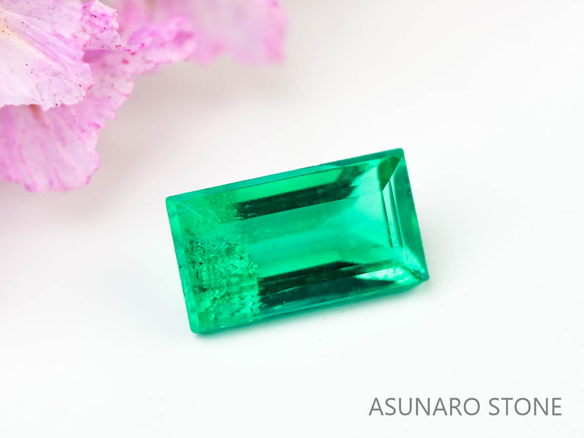 エメラルド　スクエアカット　コロンビア産　0.13ct【230906-1830】