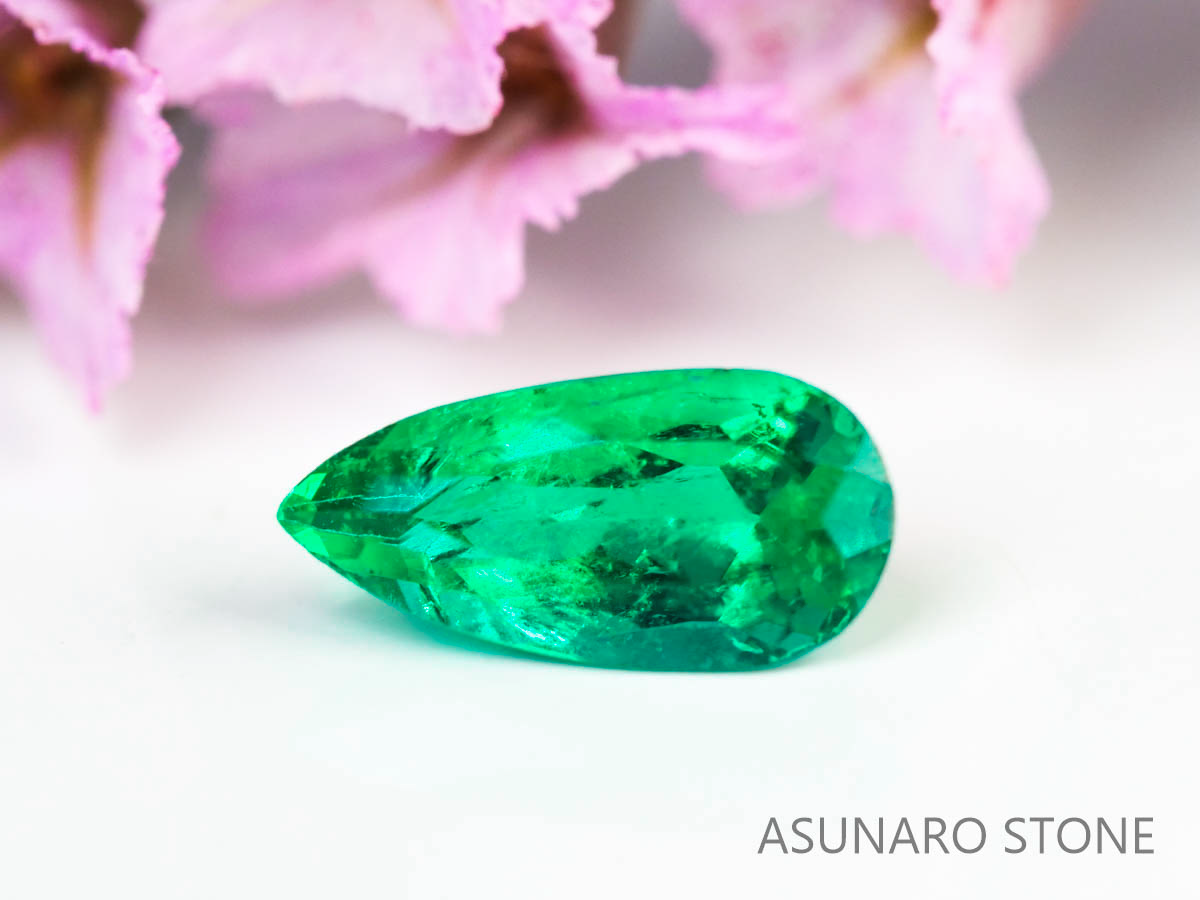 エメラルド　ペアシェイプ　コロンビア産　0.14ct【230906-1838】