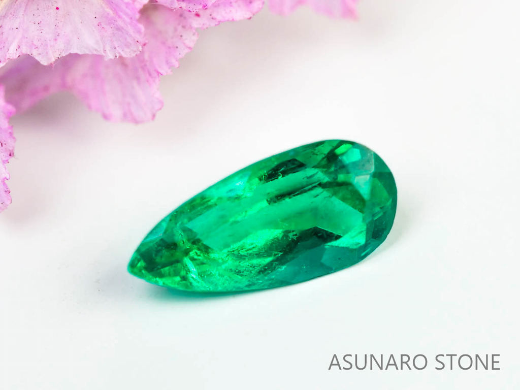 エメラルド　ペアシェイプ　コロンビア産　0.14ct【230906-1838】