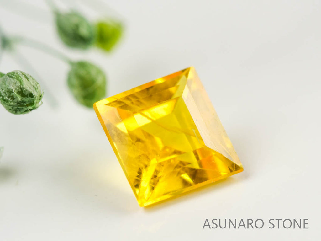 イエローサファイア 　スクエアカット　 スリランカ産　0.68ct【230816-1842】