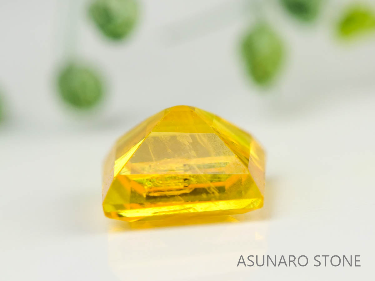 イエローサファイア 　スクエアカット　 スリランカ産　0.68ct【230816-1842】