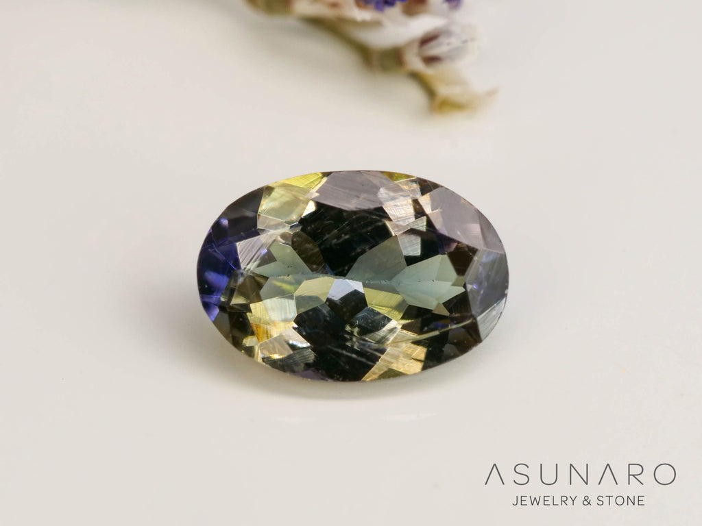 バイカラーゾイサイト（タンザナイト） オーバルカット　タンザニア産　0.50ct【250130-1788】