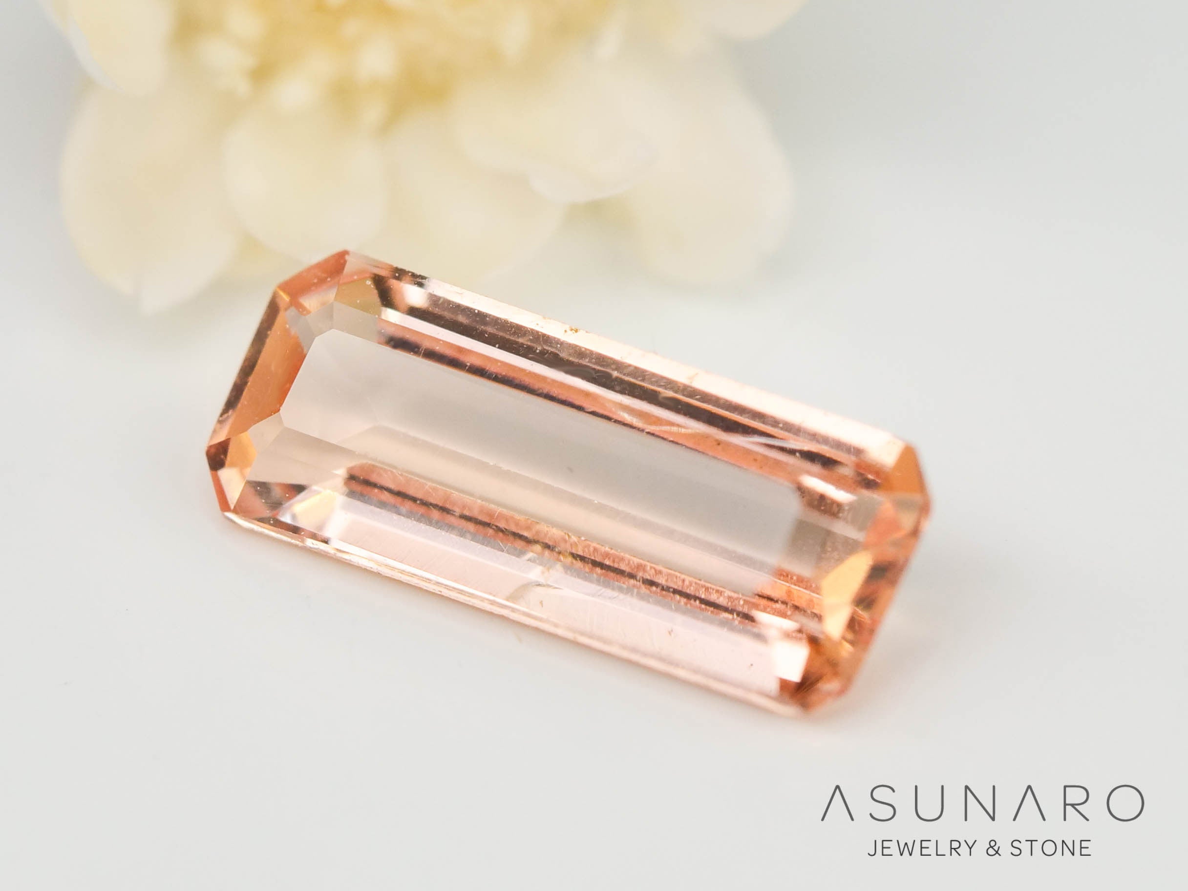 インペリアルトパーズ　エメラルドカット　0.43ct　ブラジル産　【2406016-2149】