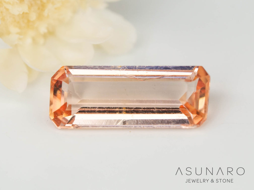 インペリアルトパーズ　エメラルドカット　0.43ct　ブラジル産　【2406016-2149】