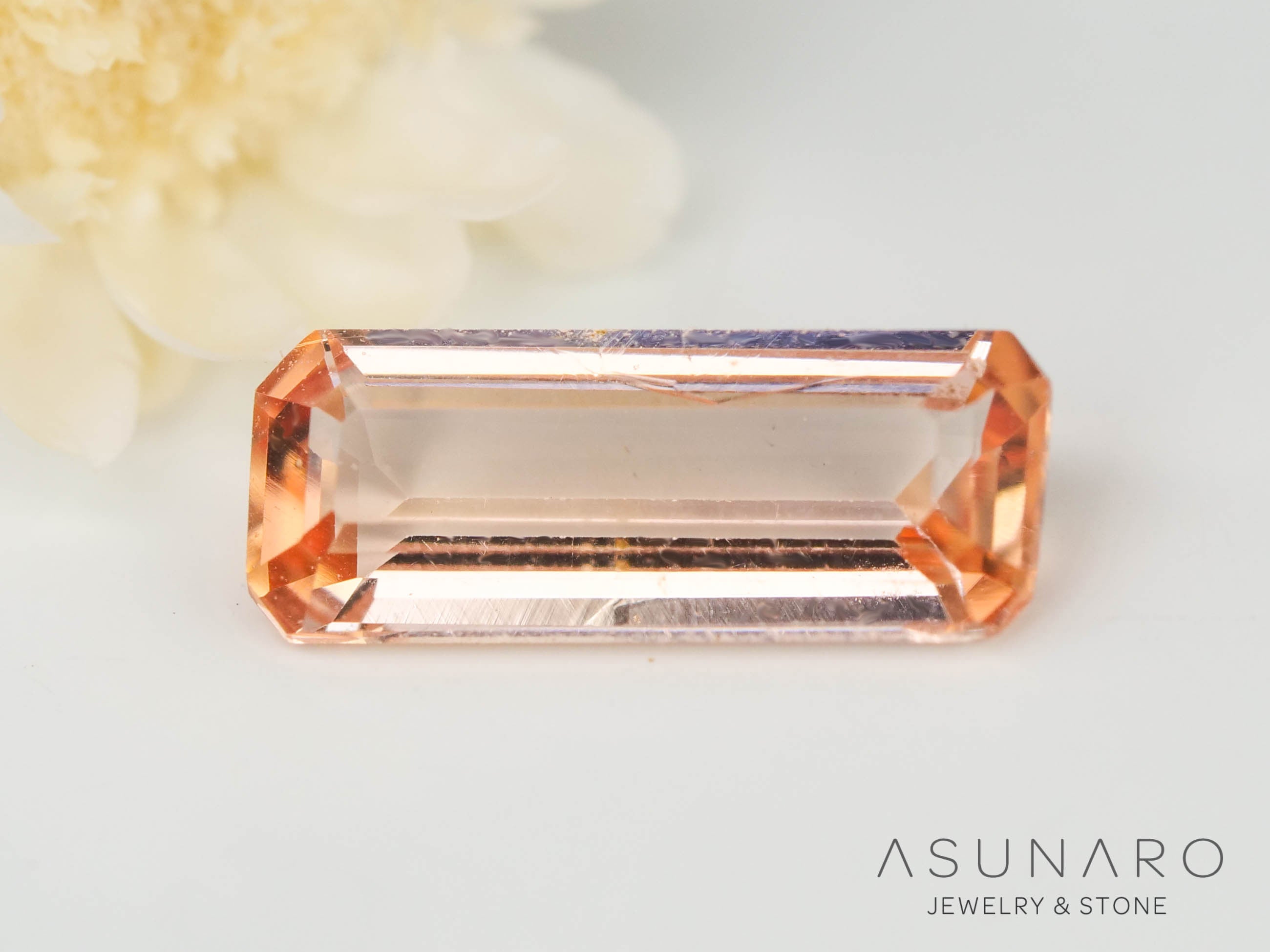 インペリアルトパーズ　エメラルドカット　0.43ct　ブラジル産　【2406016-2149】