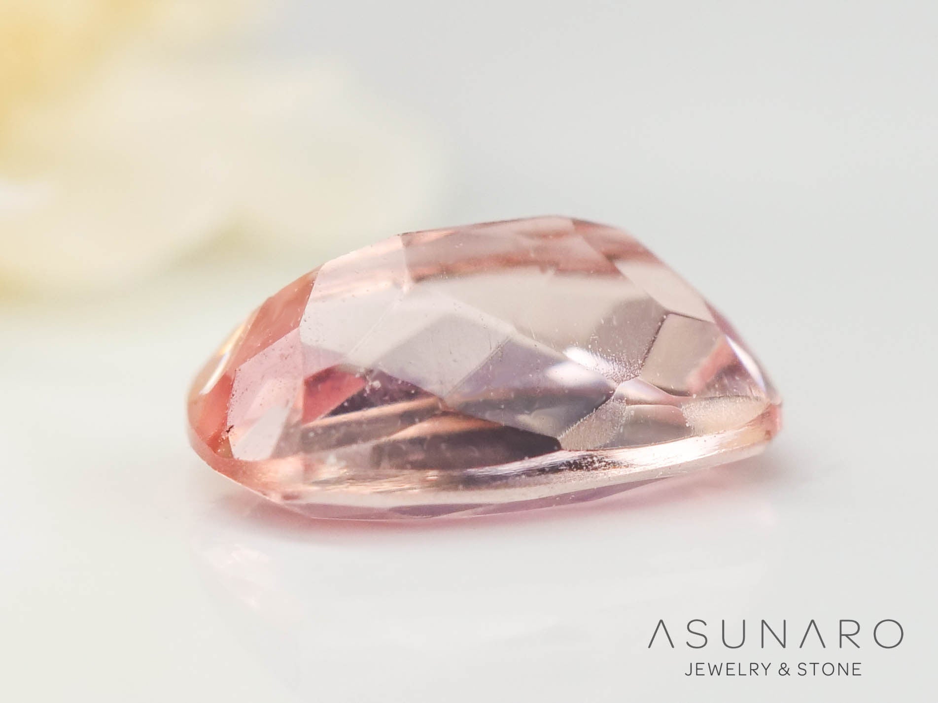 インペリアルトパーズ　クッションカット　0.31ct　ブラジル産　【2406016-2154】