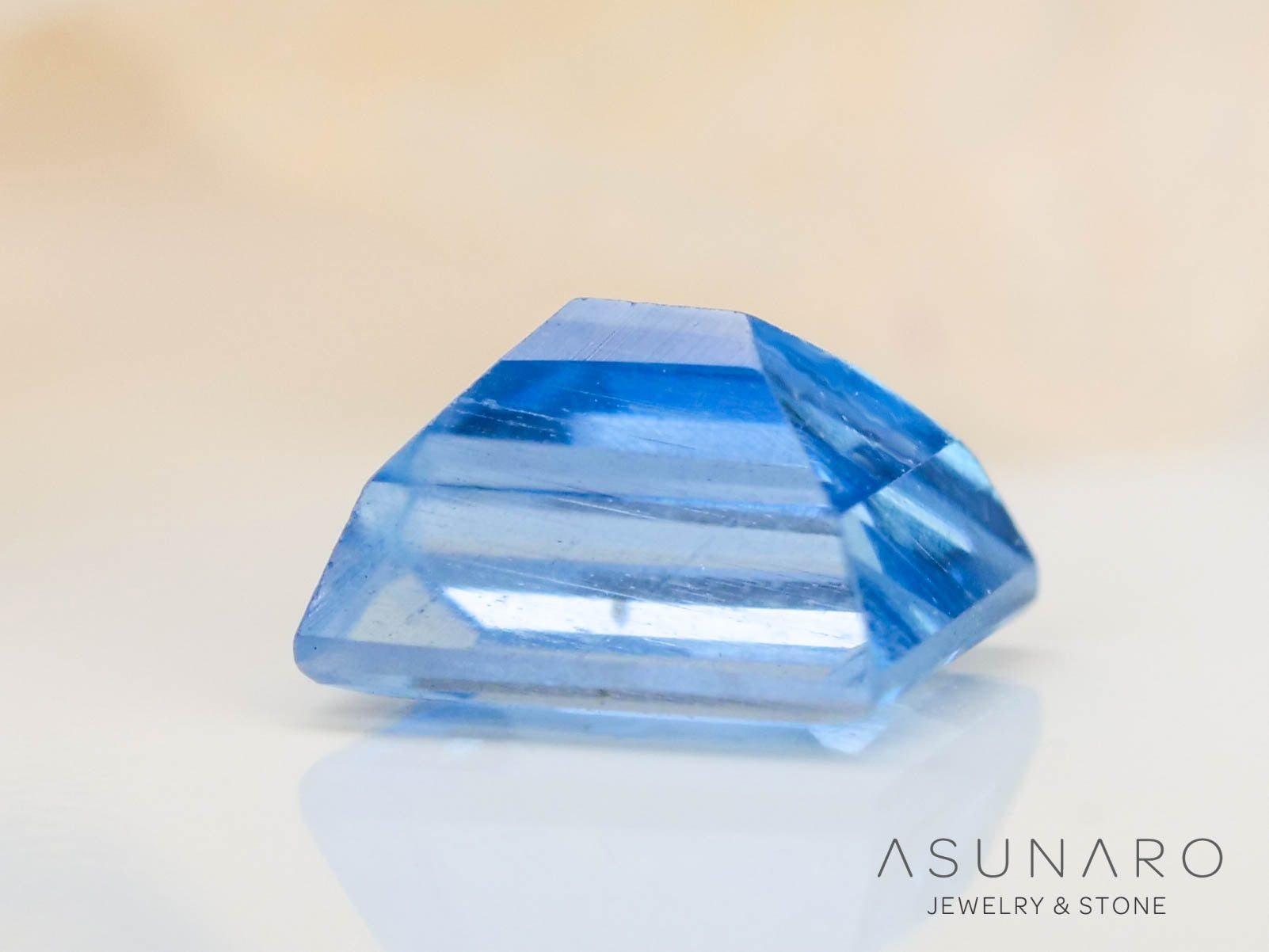 タトゥーアクアマリン  スクエアカット　ブラジル・タトゥー鉱山産　0.20ct【240705-2159】