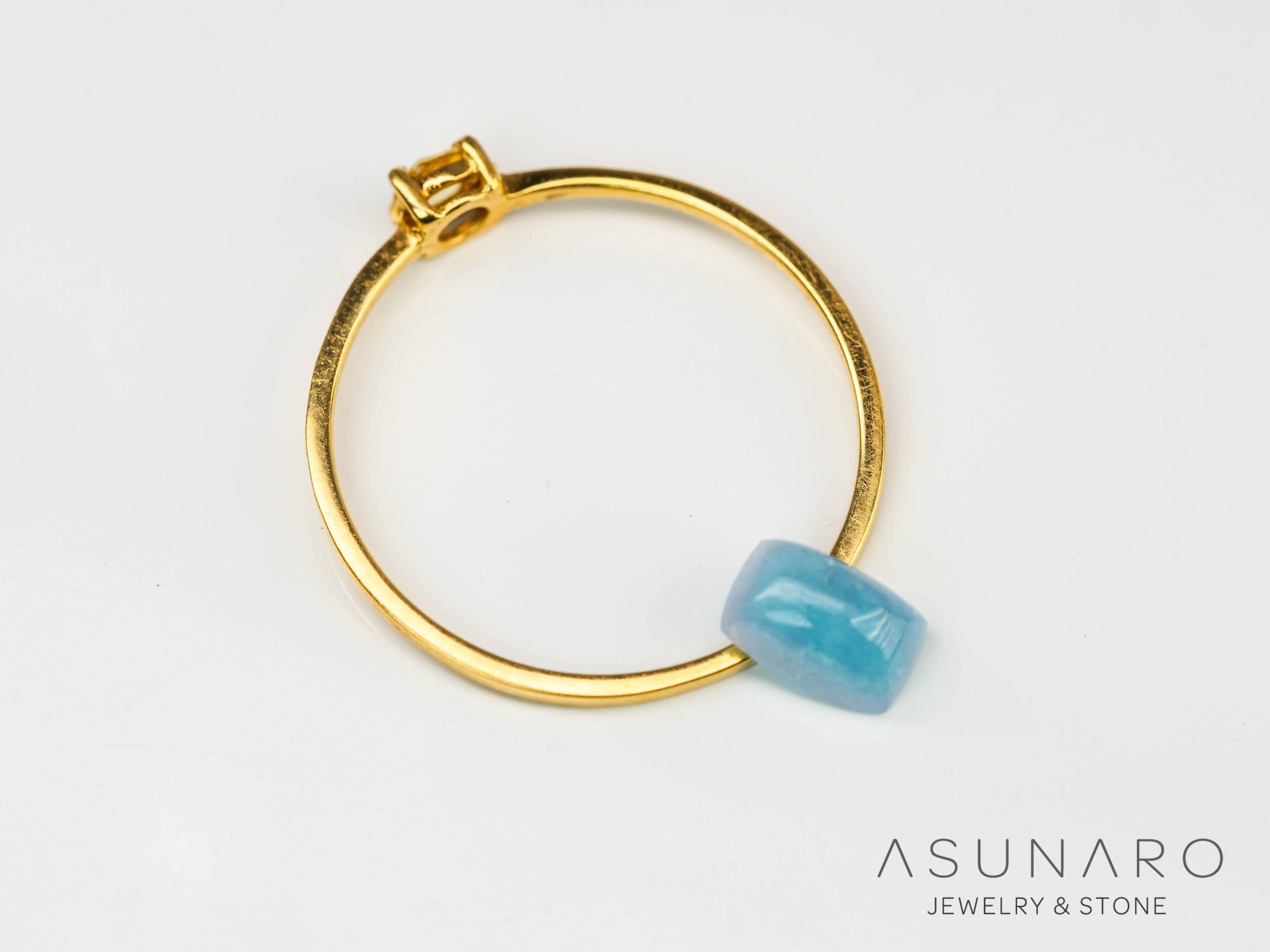 パライバトルマリン　カボション　 ブラジル産　0.67ct 【240523-2210】