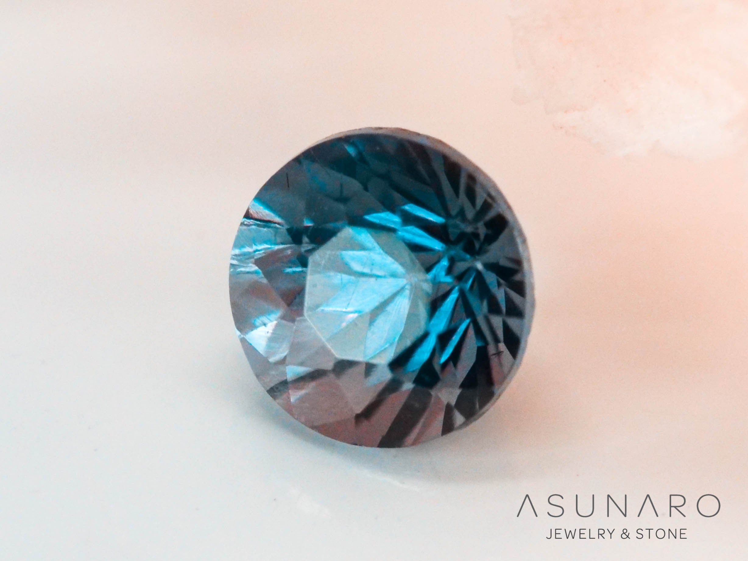 ベキリーブルーガーネット　ラウンドカット　 マダガスカル産　0.24ct【240612-2243】