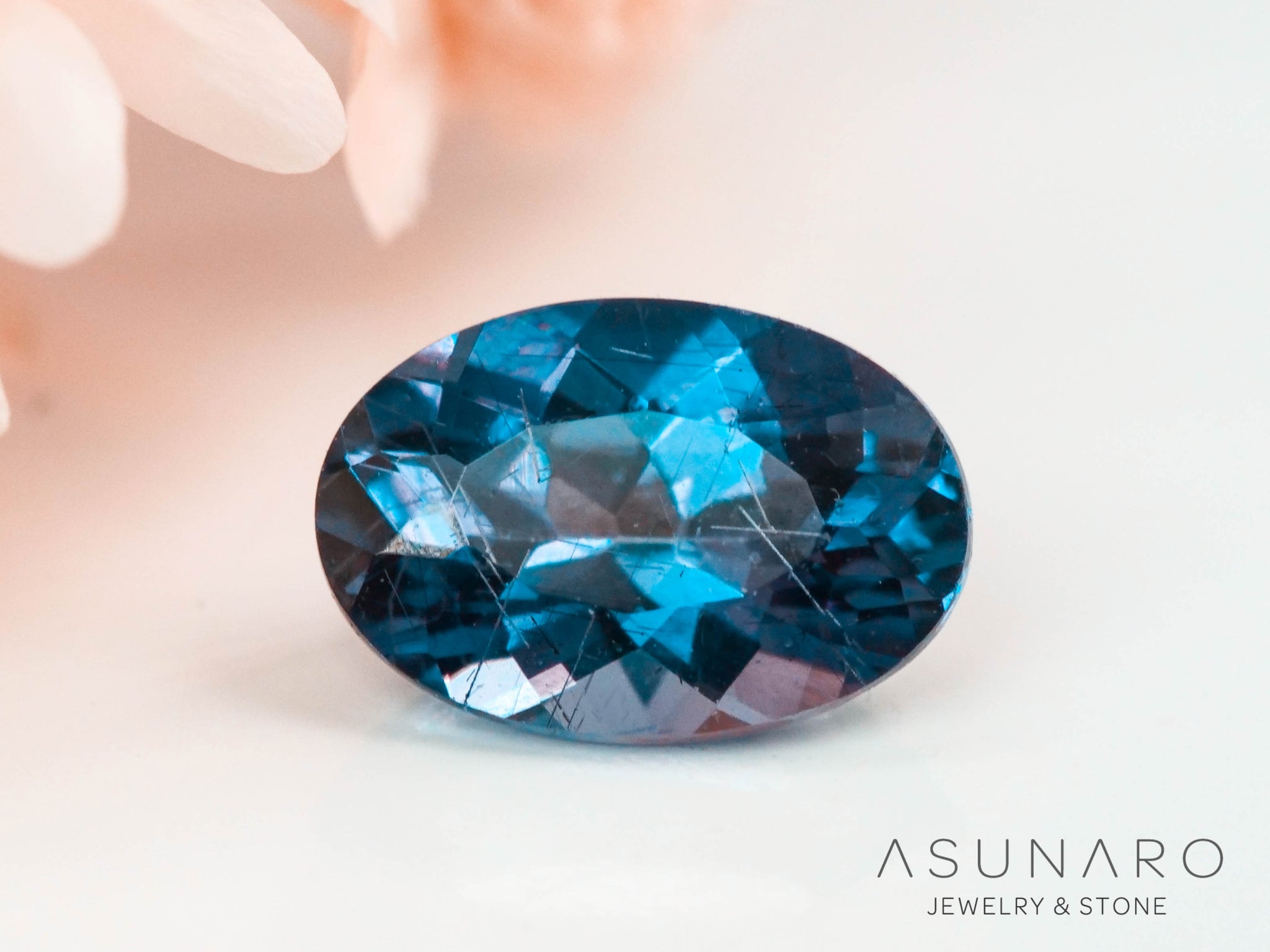 ベキリーブルーガーネット オーバルカット マダガスカル産 0.59ct【240612-2245】 – ASUNARO STONE