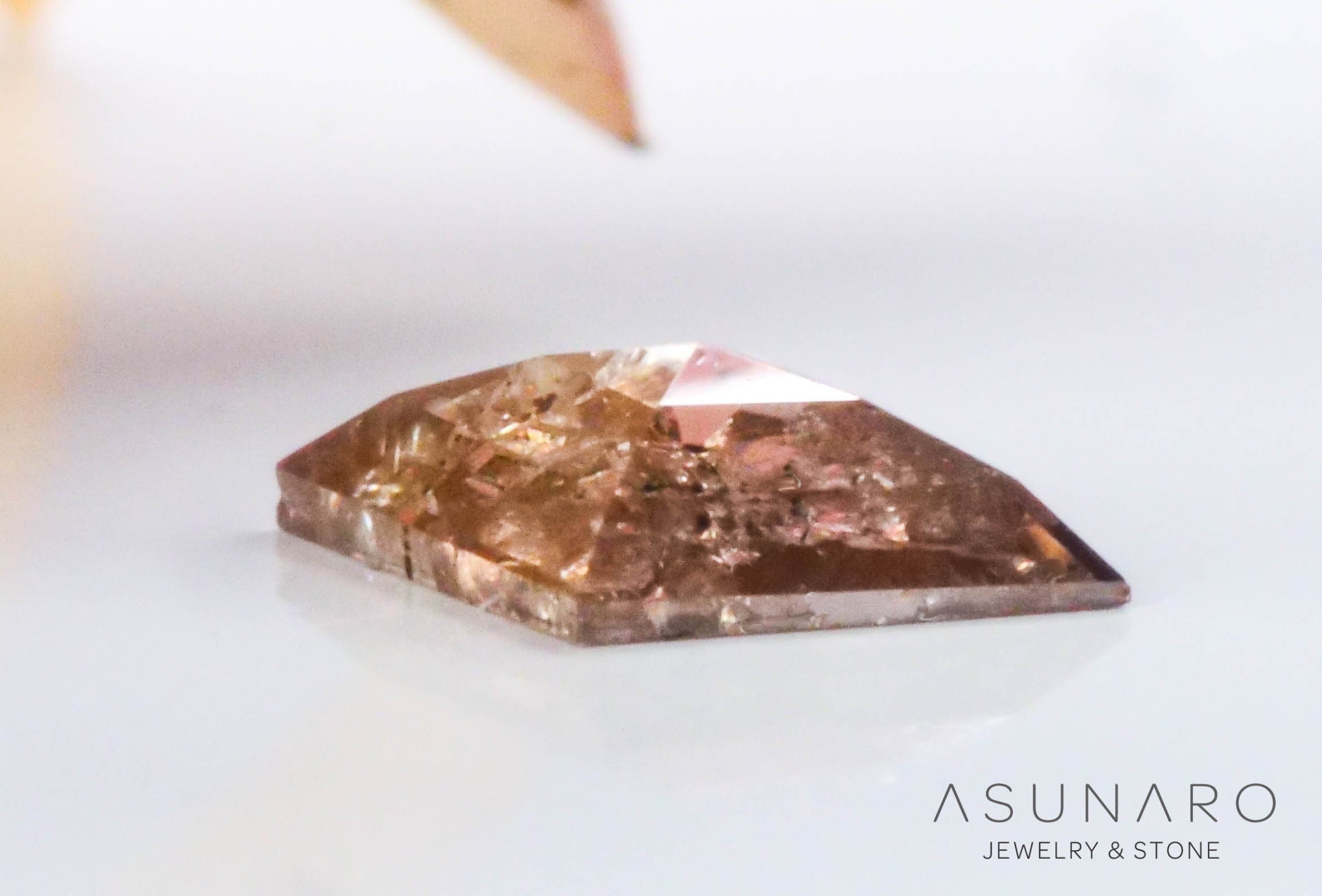 ダイヤモンド ファンシーシェイプ ロゼンジカット 0.13ct
