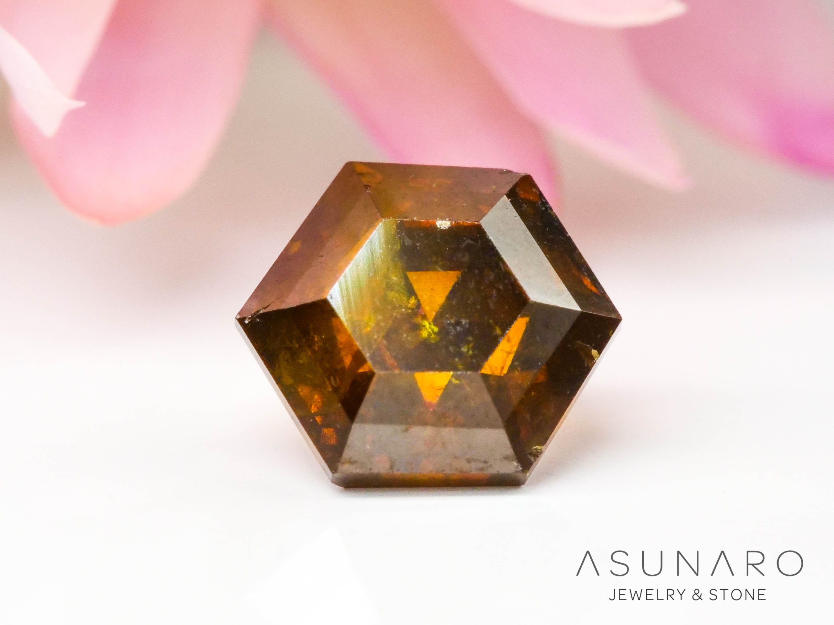 ダイヤモンド 　ファンシーシェイプ　ヘキサゴンカット　0.74ct【240627-2272】