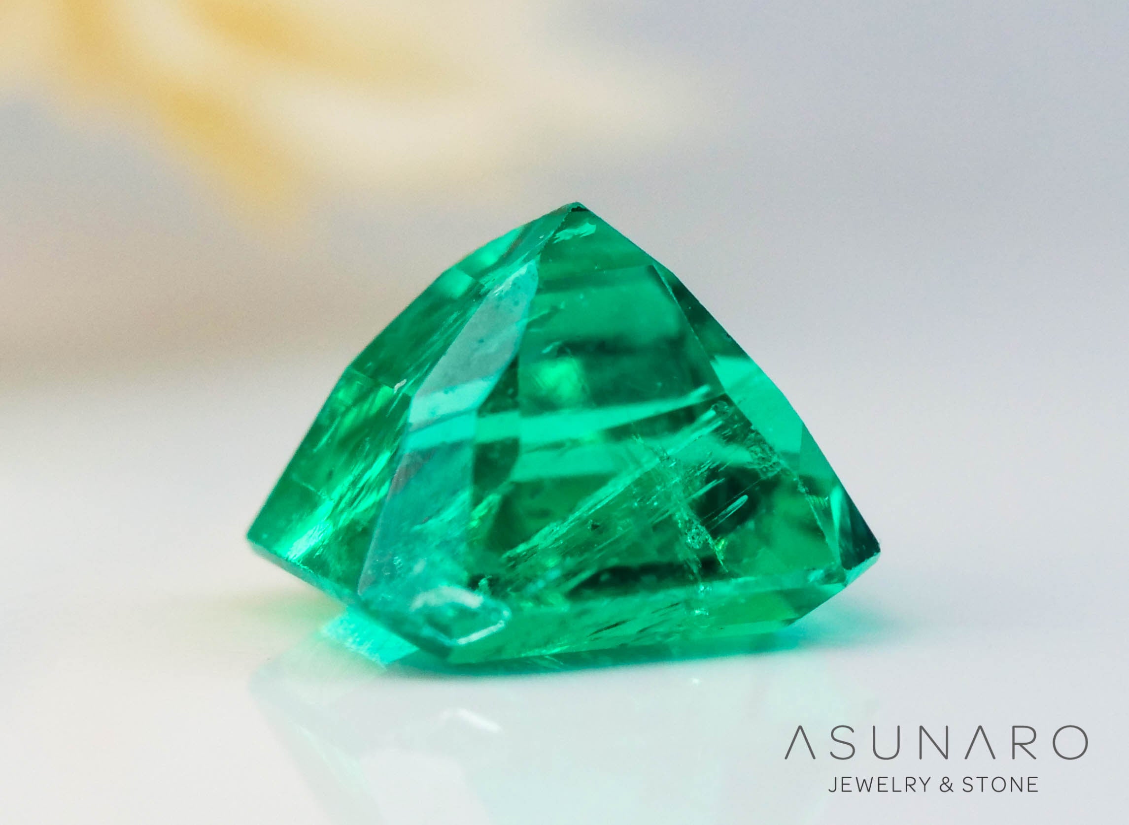 エメラルド　コロンビア産　0.31ct【240726-2294】