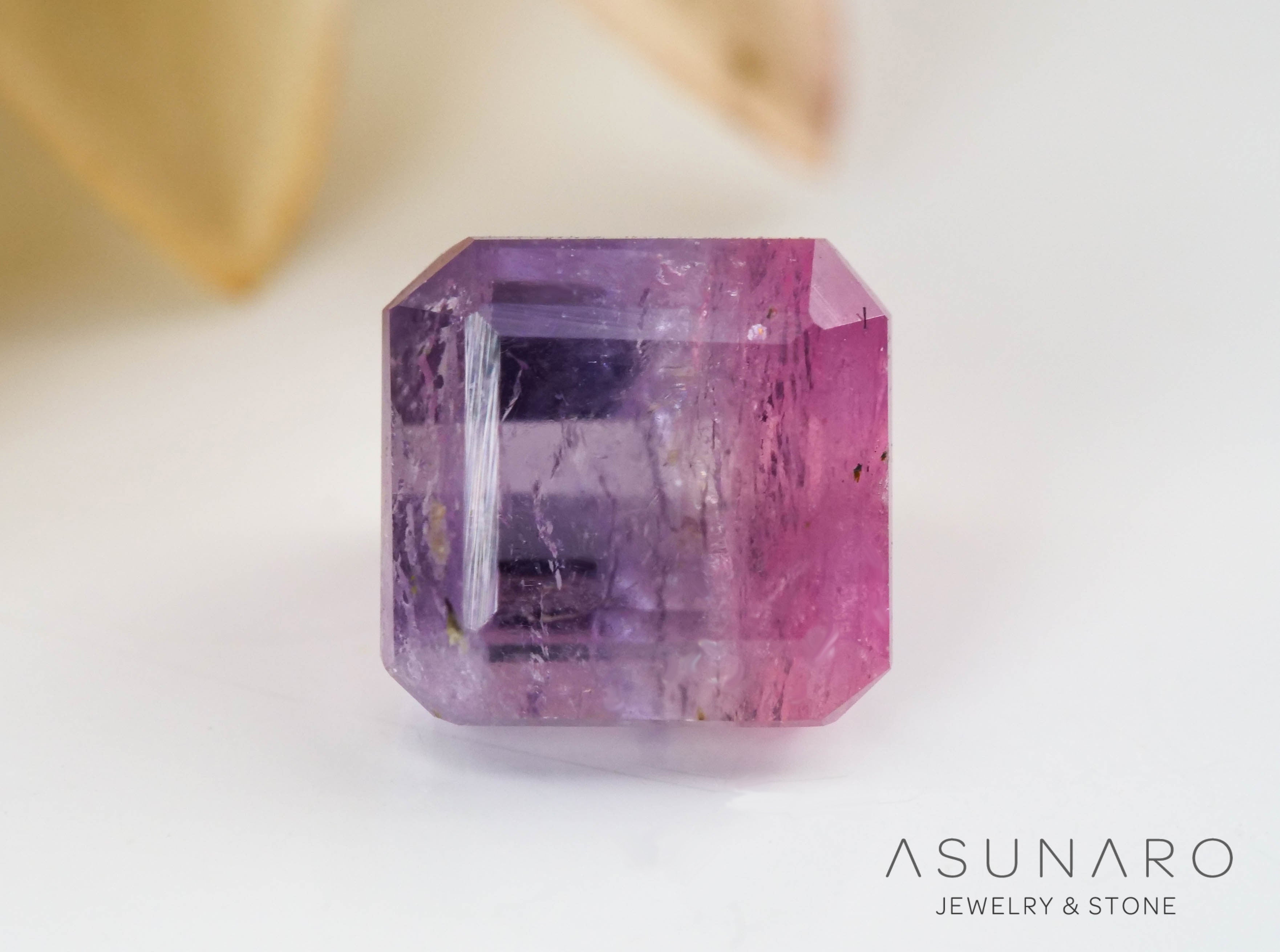 ライラックバイカラートルマリン　エメラルドカット　アフガニスタン産　0.68ct【240802-2304】