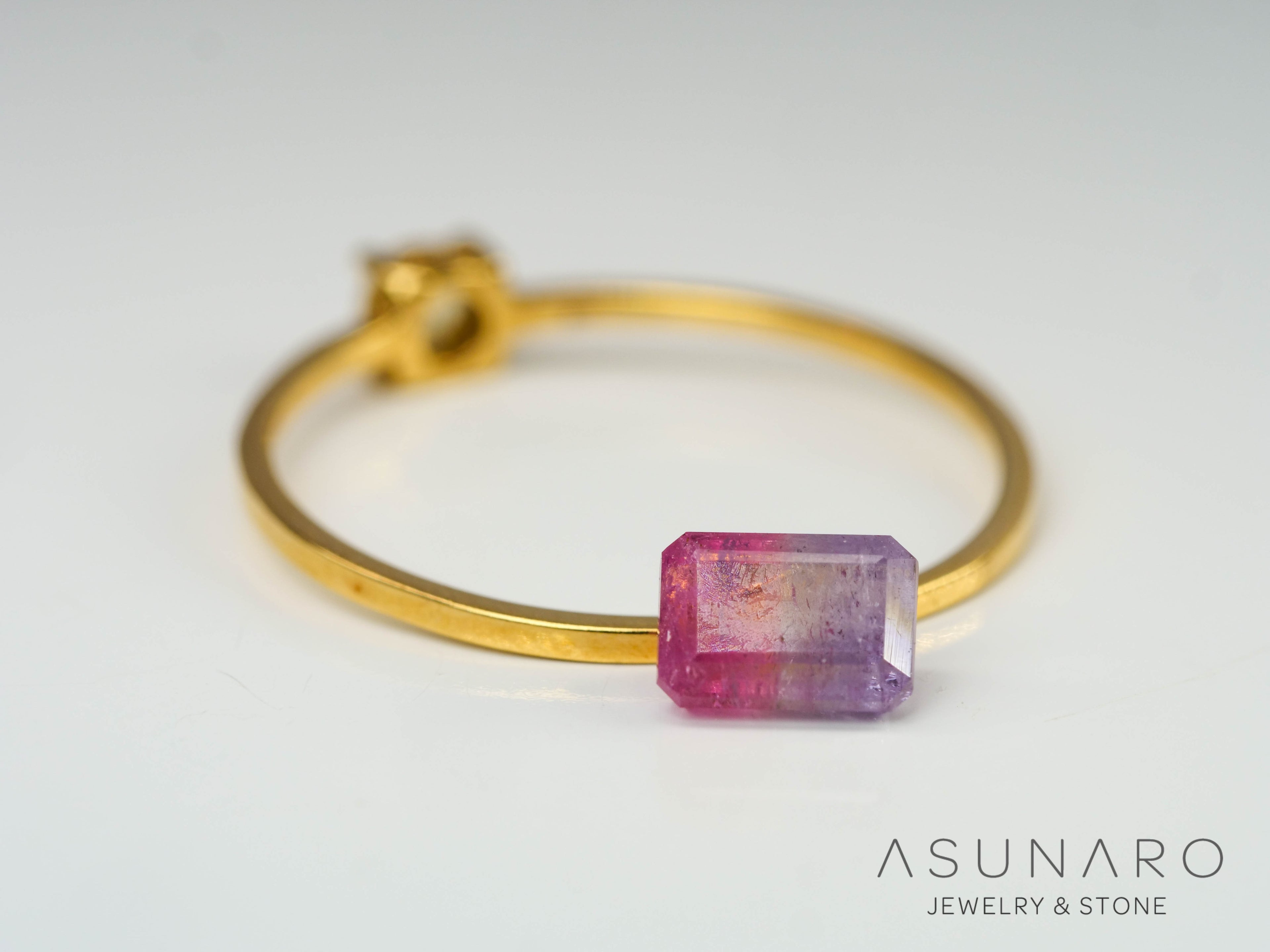 ライラックバイカラートルマリン　エメラルドカット　アフガニスタン産　0.68ct【240802-2314】