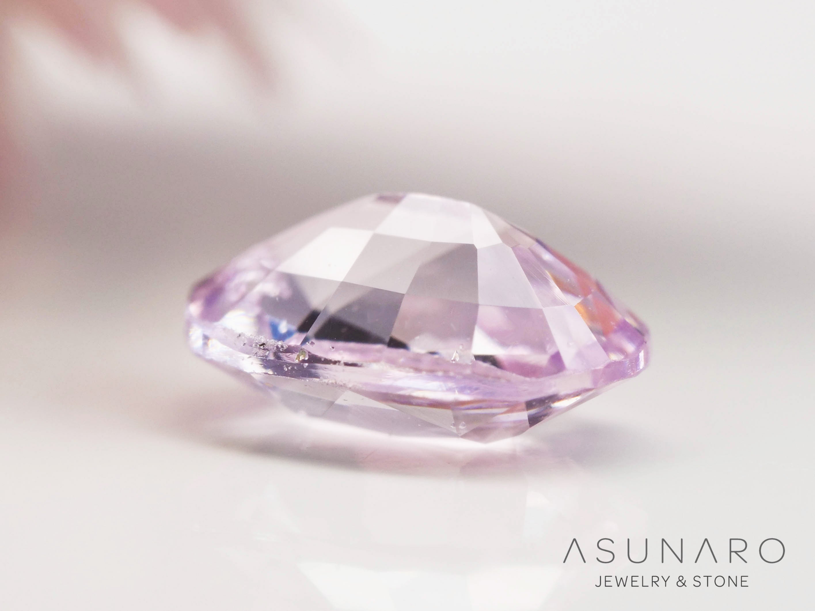 桜カラーサファイア 　オーバルカット　 スリランカ産　0.50ct【241024-2336】