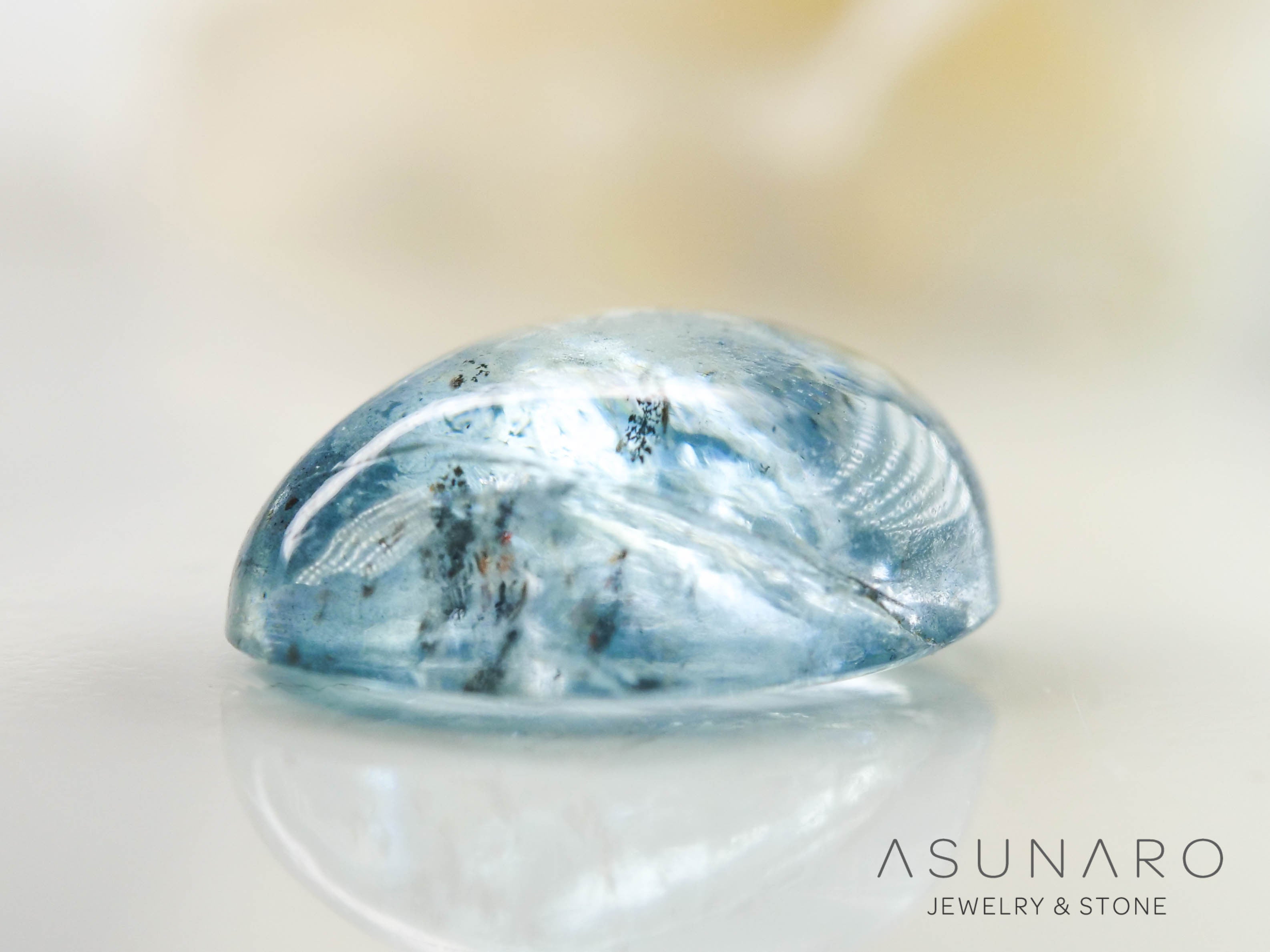 アイスブルートルマリン カボション ブラジル産 0.70ct【240823-2342