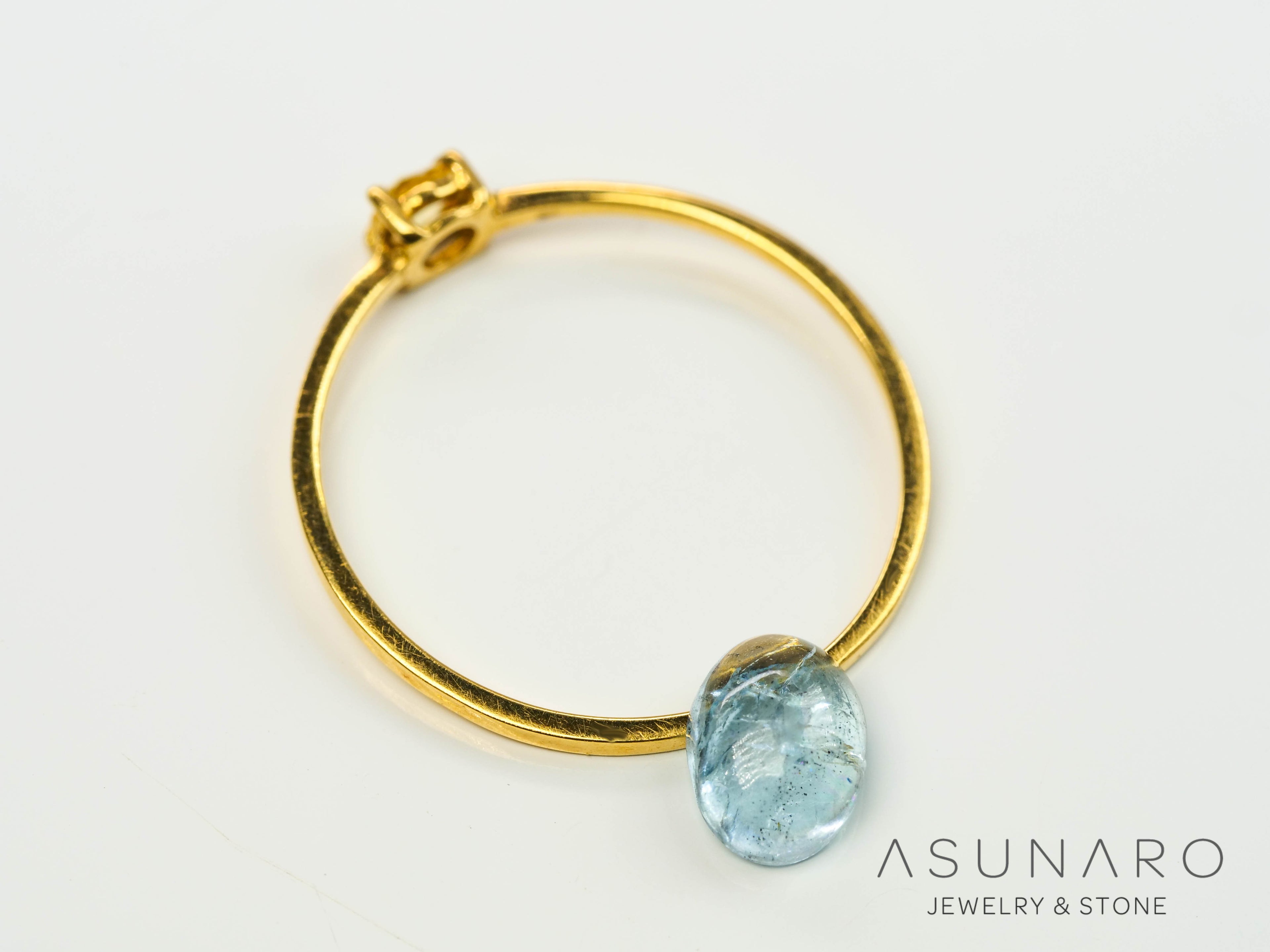 アイスブルートルマリン　カボション　ブラジル産　0.70ct【240823-2342】