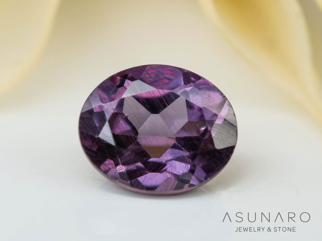 カラーチェンジガーネット　オーバルカット　 ベキリー産　0.53ct　【241030-2373】